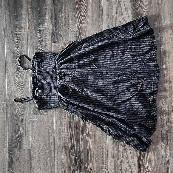 🦜 Forever 21 button front Midi Dress 🦜 - Picture 4 of 4